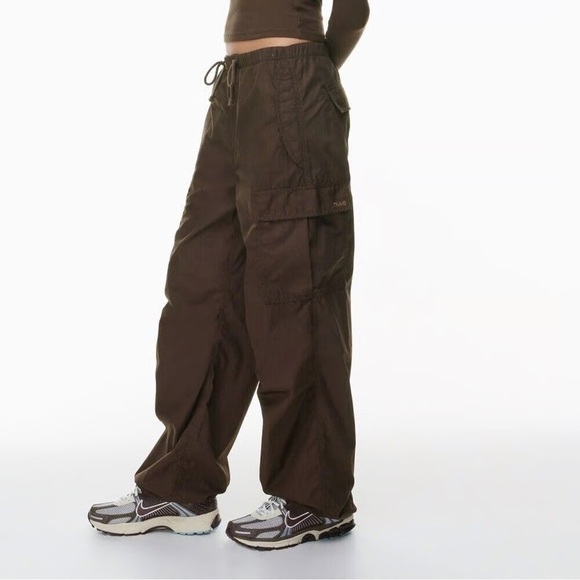 TNA Pants - Aritzia Tna Sz XS Squad Pocket Parachute Pant Brown